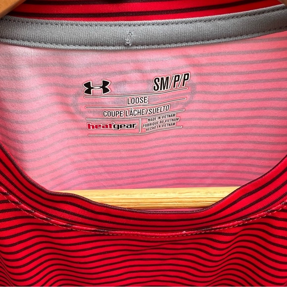Under Armour Mens Heat Gear Compression Fitted Loose Shirt Red Stripe Size Small - Picture 6 of 6
